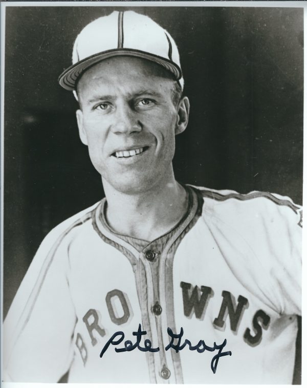 AUTOGRAPHED PETE GRAY 8x10 St. Louis Browns Photo