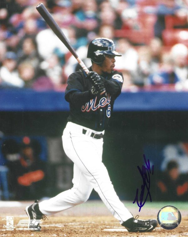 AUTOGRAPHED TIMO PEREZ 8x10 New York Mets Photo