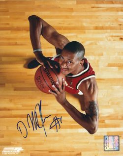 AUTOGRAPHED DERMARR JOHNSON 8X10 Atlanta Hawks Photo