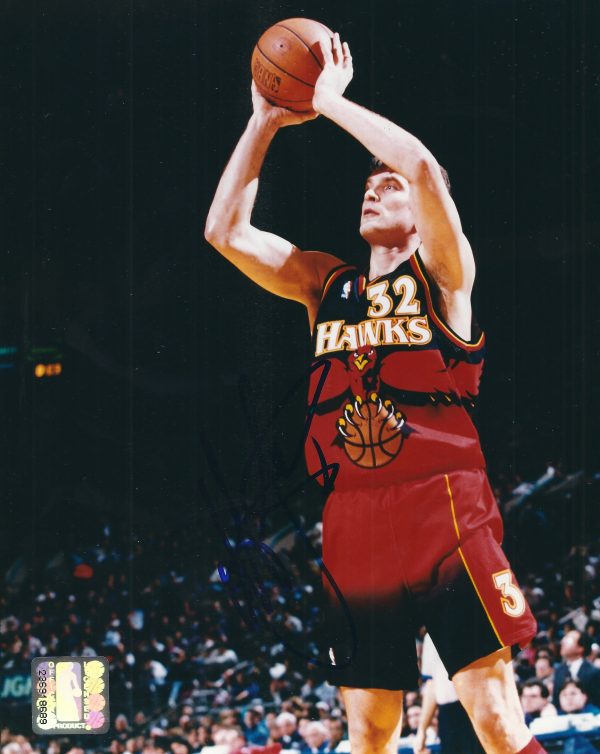 AUTOGRAPHED CHRISTIAN LAETTNER 8X10 Atlanta Hawks Photo