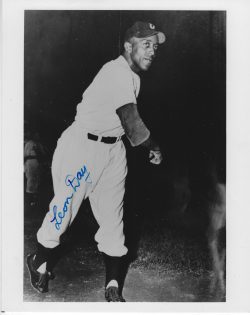 Autographed LEON DAY 8X10 Negro League photo