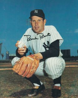 Autographed ROBIN ROBERTS 8x10 New York Yankees Photo