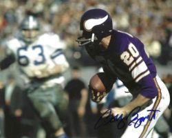 Autographed BOBBY BRYANT 8X10 Minnesota Vikings Photo