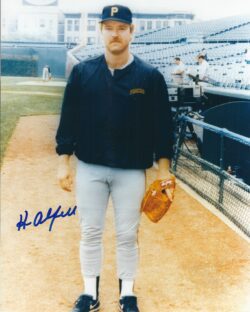 AUTOGRAPHED KEN OBERKFELL 8x10 Pittsburgh Pirates Photo
