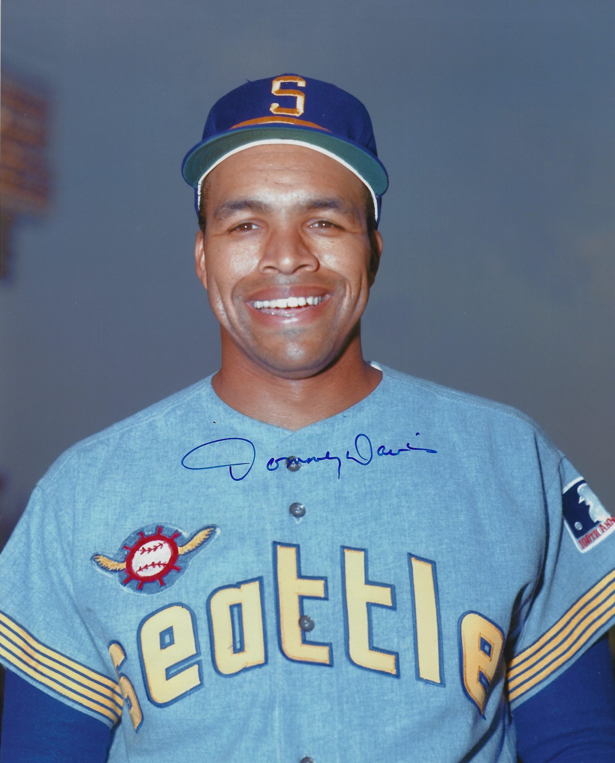 Autographed TOMMY DAVIS 8x10 Seattle Pilots Photo - Main Line