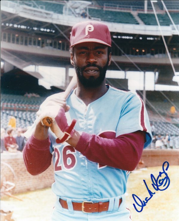 AUTOGRAPHED DICK DAVIS 8x10 Philadelphia Phillies photo