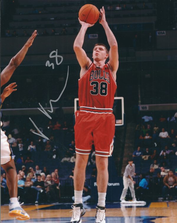Autographed  VICTOR KHRYAPA 8x10 Chicago Bulls Photo