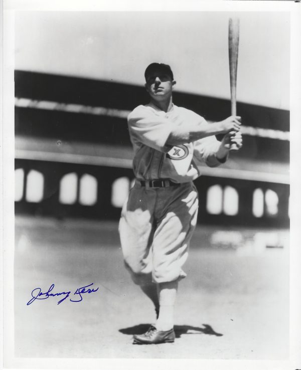 AUTOGRAPHED JOHNNY KERR 8x10 Chicago White Sox Photo