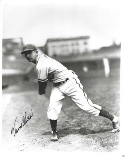 AUTOGRAPHED VERN OLSEN 8X10 Chicago Cubs Photo