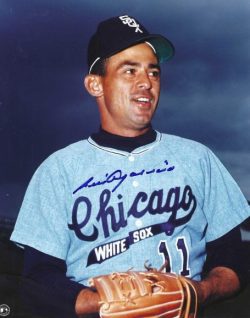 Autographed LUIS APARICIO 8X10 Chicago White Sox photo
