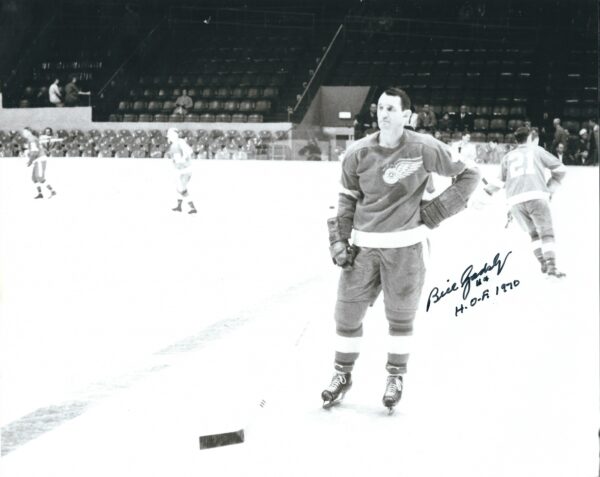 Autographed BILL GADSBY 8x10 Detroit Red Wings Photo