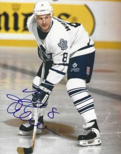 Autographed TODD WARRINER 8X10 Toronto Maple Leafs  photo