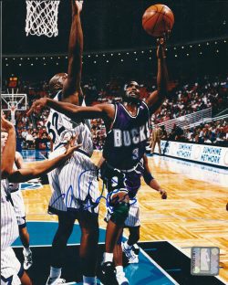 AUTOGRAPHED SHAWN RESPERT 8x10 MILWAUKEE BUCKS Photo