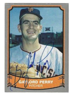 Signed GAYLORD PERRY San Francisco Giants 1989 Pacific Legends Card