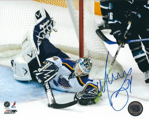 Autographed MANNY LEGACE 8X10 St. Louis Blues Photo
