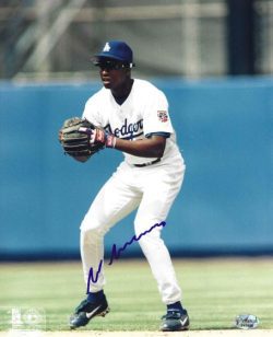 AUTOGRAPHED WILTON GUERRERO 8x10 Los Angeles Dodgers photo