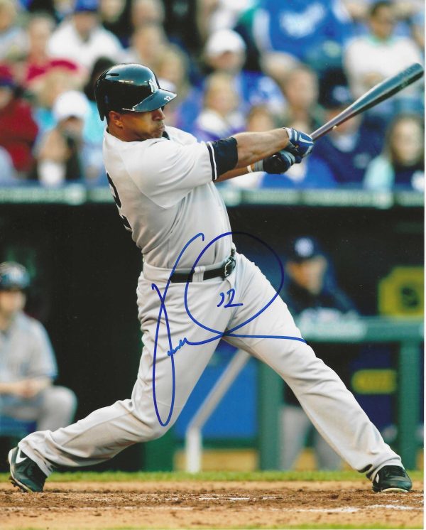 AUTOGRAPHED VERNON WELLS 8X10 NEW YORK YANKEES photo