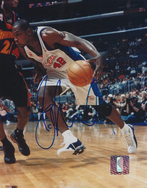 Autographed Elton Brand 8x10 Los Angeles Clippers Photo