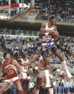 Autographed RALPH SAMPSON 8X10 HOUSTON ROCKETS photo