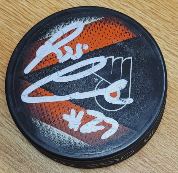 Autographed Reggie Leach Philadelphia Flyers Hockey Puck