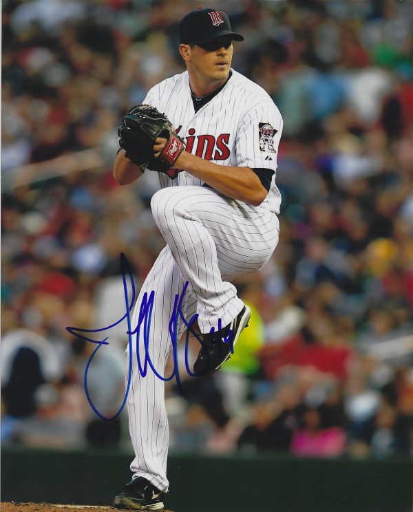 AUTOGRAPHED JEFF MANSHIP  8X10 Minnesota Twins photo