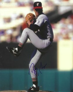 AUTOGRAPHED BOBBY THIGPEN  8X10 Chicago White Sox Photo