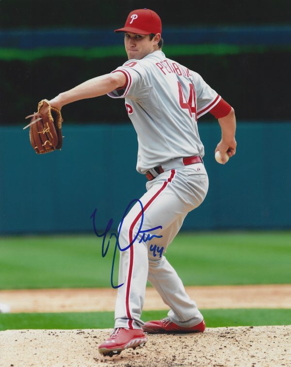 AUTOGRAPHED  JONATHAN PETTIBONE 8X10 Philadelphia Phillies Photo