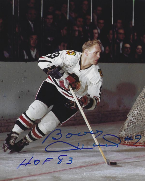 Autographed  BOBBY HULL 8X10 Chicago Blackhawks Photo