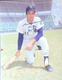Autographed Luis Aparicio "HOF 84" Chicago White Sox 11X14  photo