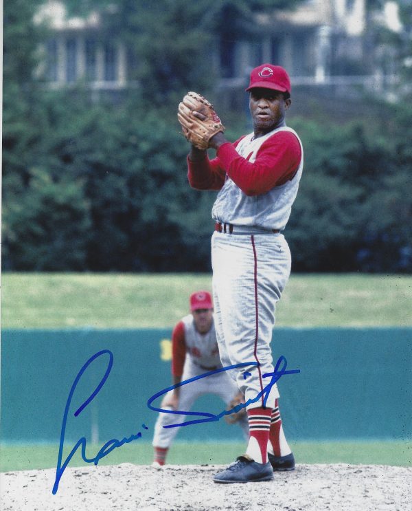 AUTOGRAPHED LUIS TIANT 8X10 Cleveland Indians Photo