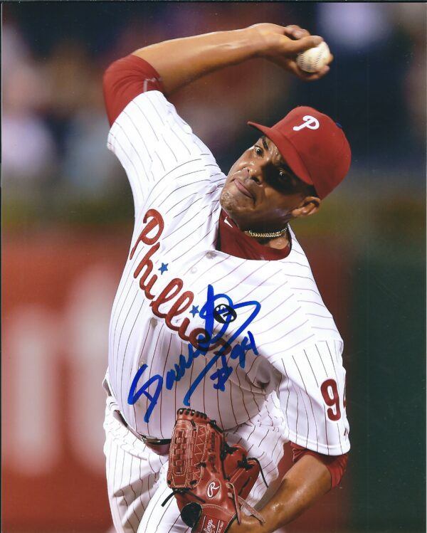 AUTOGRAPHED DALIER HINOJOSA 8X10 Philadelphia Phillies Photo