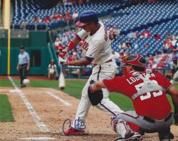AUTOGRAPHED CESAR HERNANDEZ 8X10 Philadelphia Phillies Photo