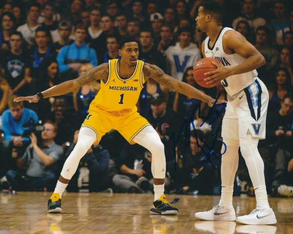 Autographed PHIL BOOTH 8x10 Villanova Wildcats Photo