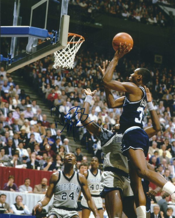 Autographed  DWAYNE MCCLAIN 8x10 Villanova Wildcats Photo