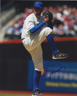AUTOGRAPHED OLIVER PEREZ 8X10 New York Mets photo
