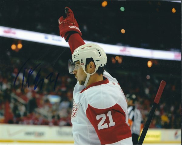 Autographed TOMAS TATAR 8X10 Detroit Red Wings Photo