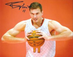 AUTOGRAPHED TIAGO SPLITTER 8X10 Atlanta Hawks photo