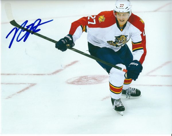 Autographed NICK BJUGSTAD 8X10 Florida Panthers Photo