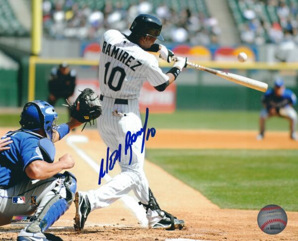 AUTOGRAPHED ALEXEI RAMIREZ  8X10 Chicago White Sox Photo