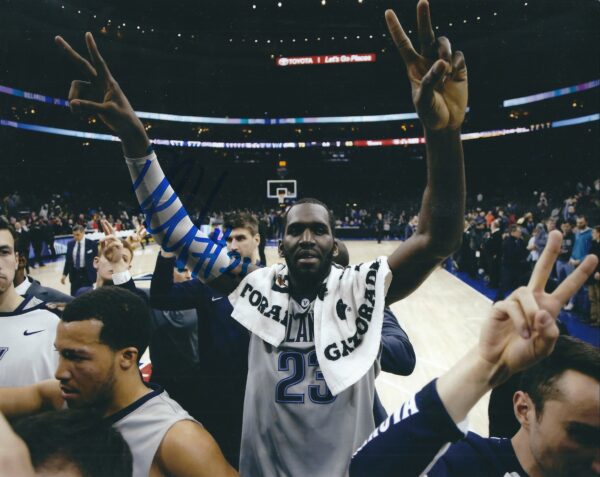Autographed DANIEL OCHEFU 8x10 Villanova Wildcats Photo