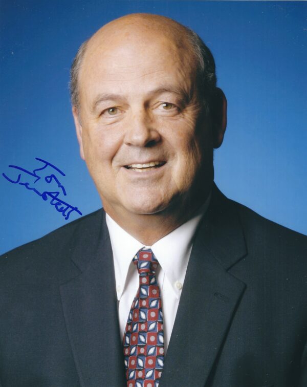 Autographed TOM JERNSTEDT 8X10 NCAA photo