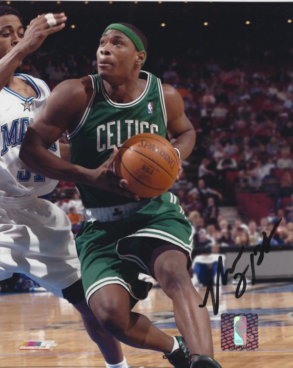 AUTOGRAPHED MARCUS BANKS 8x10 Boston Celtics photo