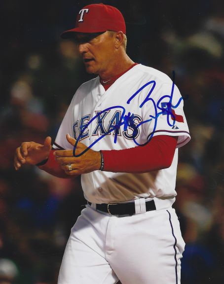 AUTOGRAPHED ROY OSWALT 8X10 Texas Rangers Photo - Main Line Autographs