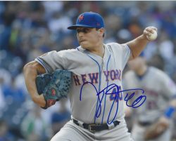 Autographed JASON VARGAS 8X10 New York Mets photo