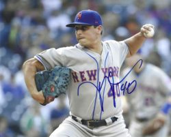 Autographed JASON VARGAS 8X10 New York Mets photo