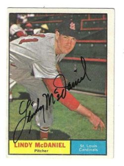 Autographed LINDY MCDANIEL St. Louis Cardinals 1961 TOPPS Card