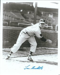 AUTOGRAPHED LOU BURDETTE 8X10 Milwaukee Braves photo
