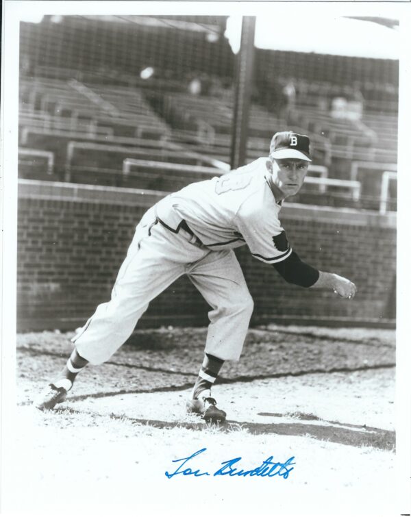 AUTOGRAPHED LOU BURDETTE 8X10 Milwaukee Braves photo