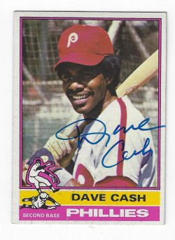 Autographed DAVE CASH 1976 Topps Card