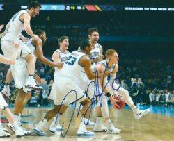 Autographed Donte DiVincenzo 2018 Villanova University Basketball 8X10 Photo